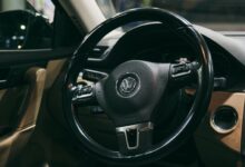 black mercedes benz steering wheel