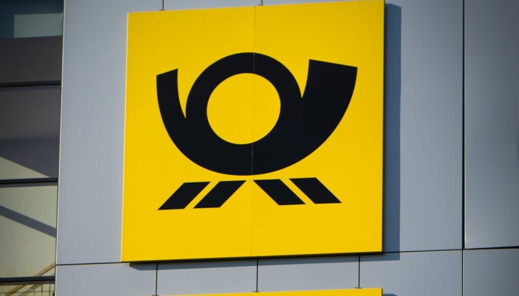Jonathan Kemper yellow and black no smoking sign