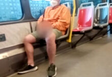 Muž v tramvaji onanoval před nezletilou dívkou. Poznáváte ho?