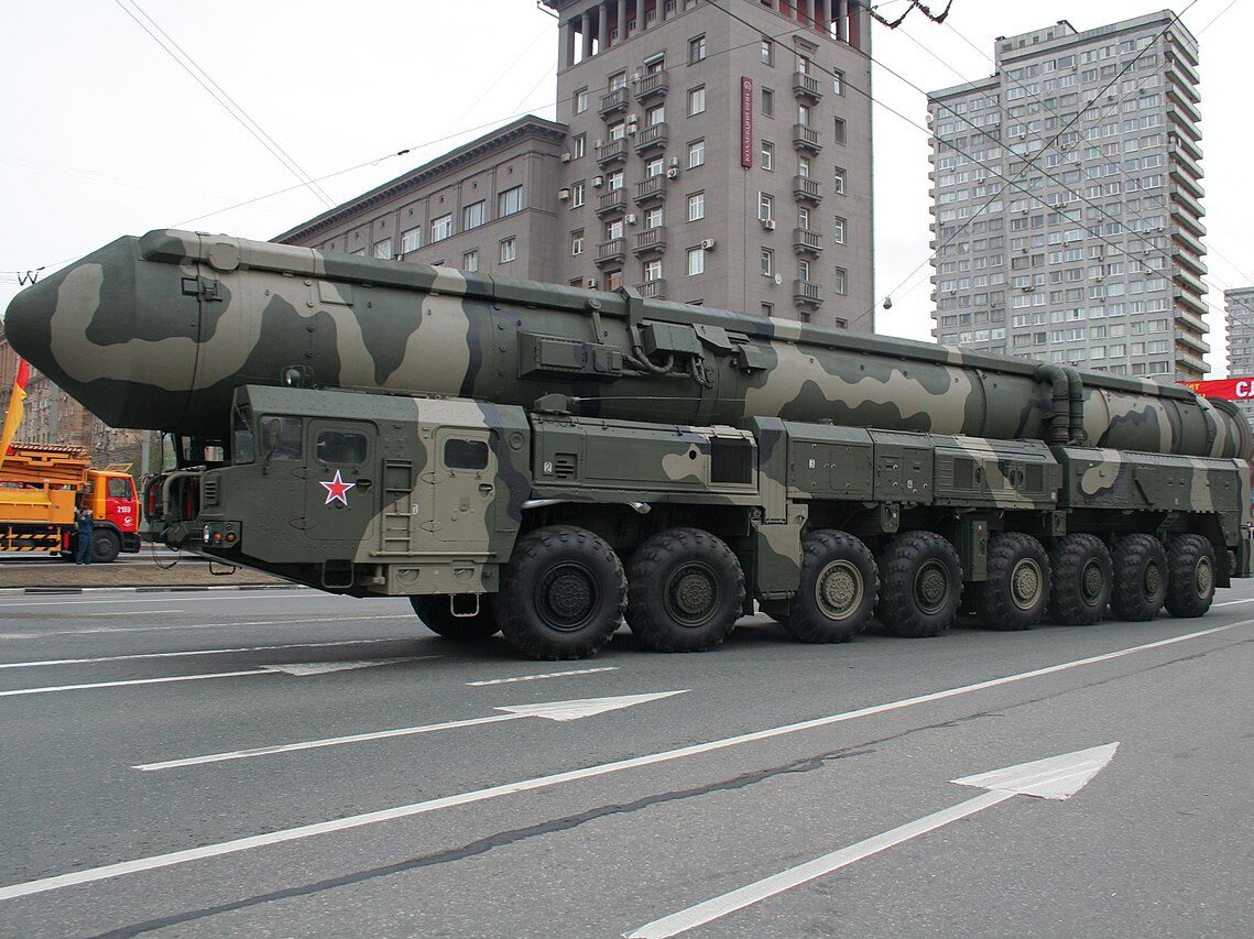 1280px-Moscow_Victory_Parade_2010_-_Training_on_May_6_-_img08-e1660124268805.jpg