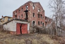Rusové stupňují tlak na Slavjansk. Rozstříleli školu i „podezřelý“ sklad keramiky