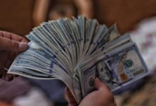 100 US dollar banknotes