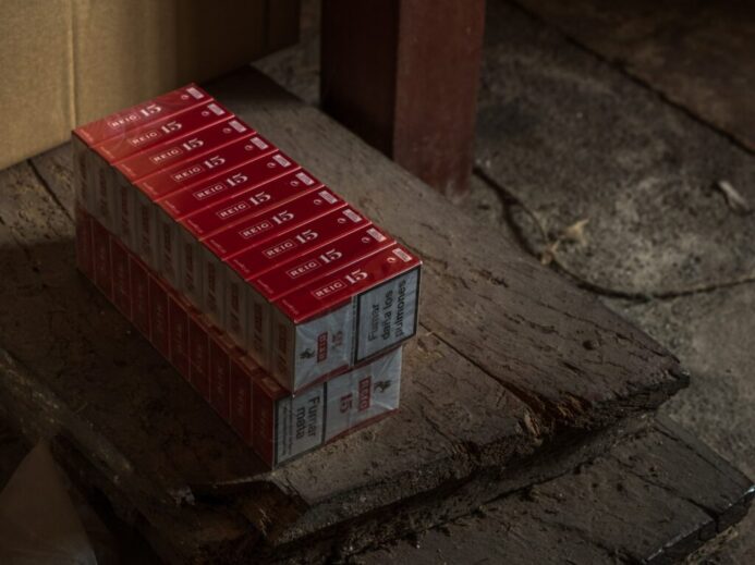 flip-top cigarette pack lot