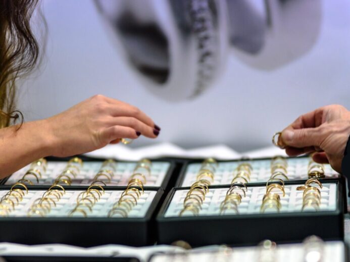 jewelry store, wedding rings, wedding