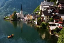 Jasný vzkaz z rakouského města na seznamu UNESCO. Turisté, nechceme vás tu. Město bojuje proti přílivu turistů