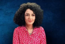Nobelova cena míru byla udělena íránské bojovnici za lidská práva. Musela snést i 154 ran bičem. Manžela a své děti neviděla roky