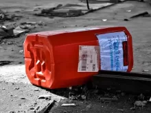 Zapálil přítelkyni a svrhl ji z útesu. Dívku pět minut zaživa sžíraly plameny. Obžalovaný mladík se brání obhajobou, že se dívka zapálila sama