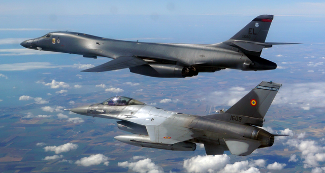 Romanian_F-16_and_US_B-1_cropped - Pravda24