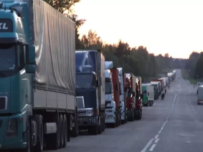 Queue of trucks, Estonian border into Russia
