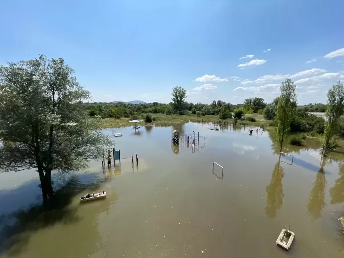 zdroj