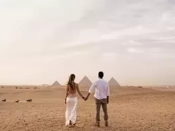 Češky v Egyptě jsou často terčem sňatkových podvodníků. Jak je poznat?