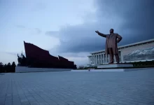 North Korea - Kim Il-Sung statue