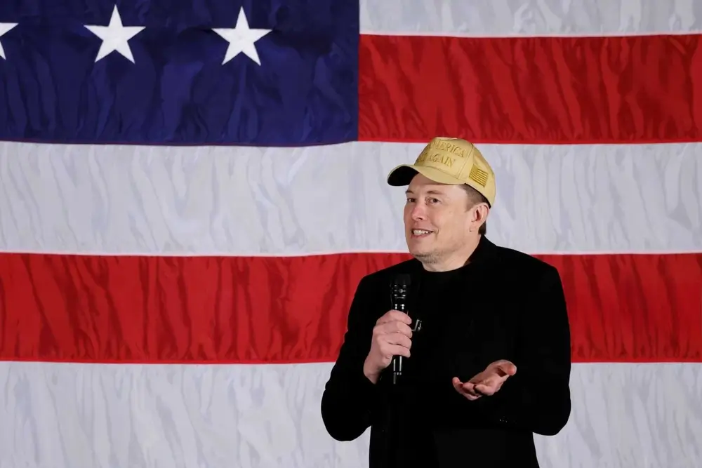 shutterstock_2567902827 - Pravda24 Elon Musk pod vlajkou USA.