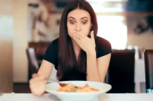 Žena, které nechutná jídlo