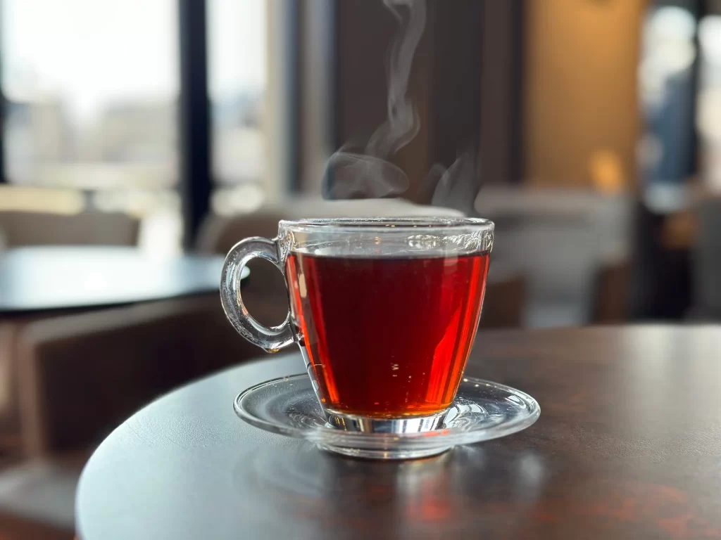 shutterstock_2436131763 - Pravda24 šálek čaje