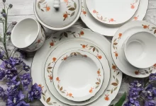 Porcelánové nádobí.