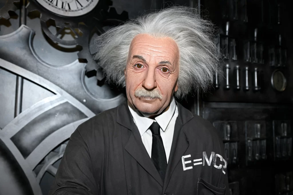 Tohoto muže na fotografii pozná asi každý. Zdroj: Shutterstock - Pravda24 Albert Einstein v kravatě.