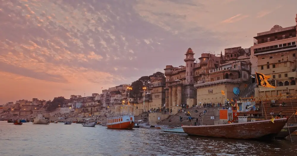 shutterstock_2534614269 - Pravda24 Varanasi, Uttarpradéš, Indie.