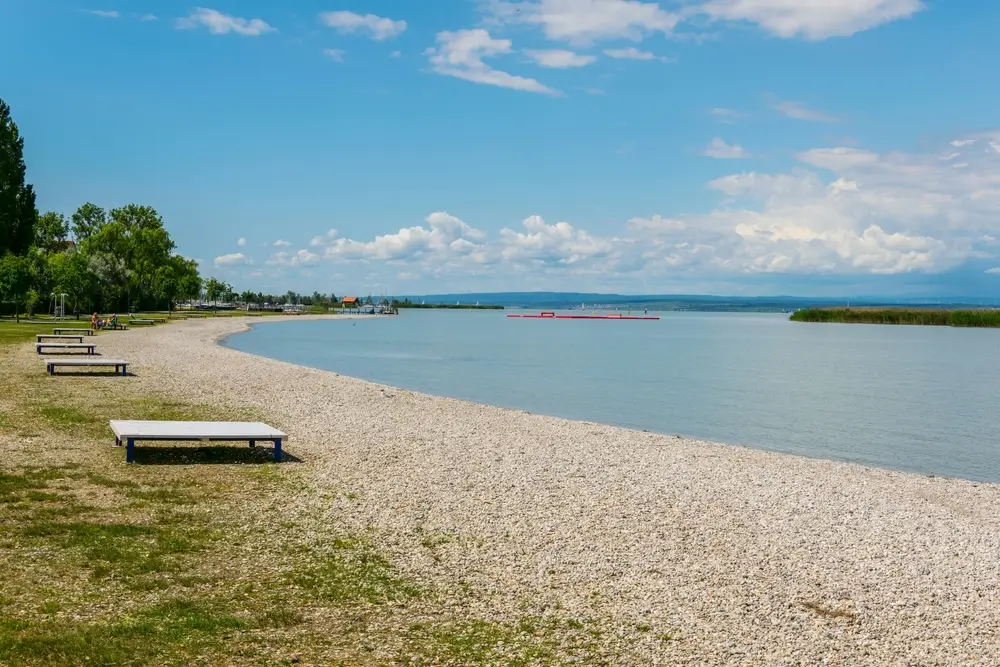 shutterstock_517831612 - Pravda24 Strandbad Podersdorf am See.