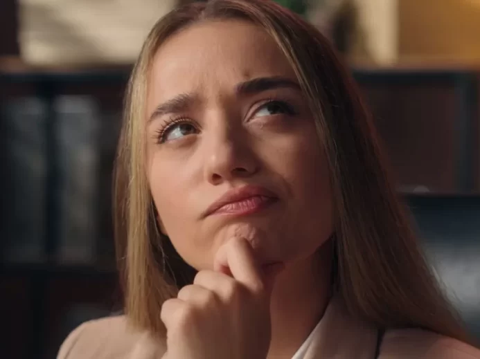 Žena přemýšlí