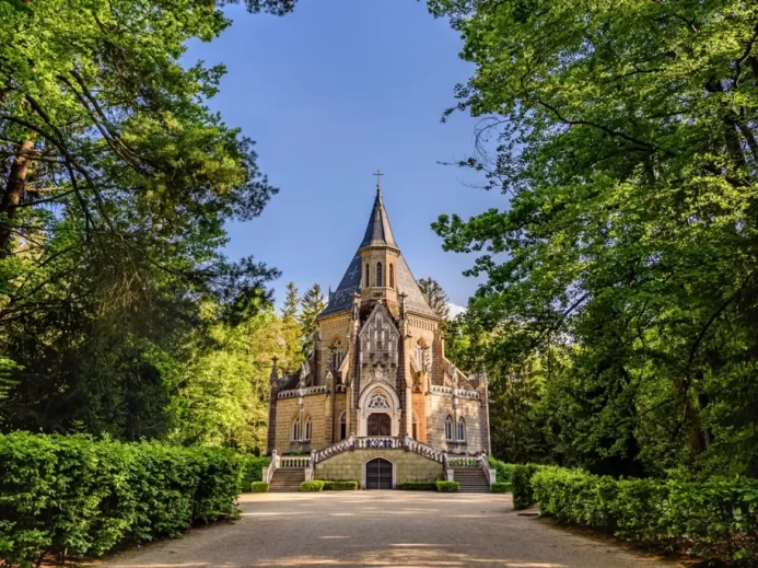 Schwarzenberská hrobka Třeboň Domanín