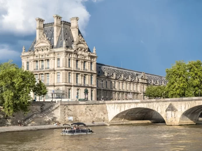 Muzeum Louvre Seina Francie