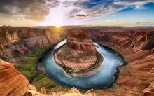 Západ slunce v Horseshoe Bend v Národním parku Grand Canyon