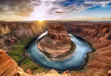 Západ slunce v Horseshoe Bend v Národním parku Grand Canyon