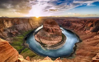Západ slunce v Horseshoe Bend v Národním parku Grand Canyon