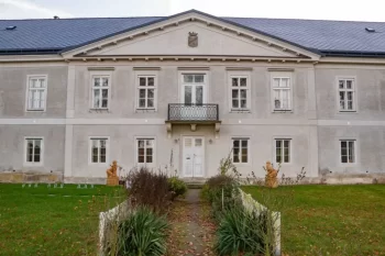 Neorenesanční zámek Dobrohoř z čelního pohledu