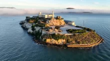 Západ slunce nad pevností Alcatraz