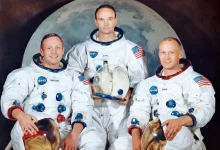 Tři členové posádky Apollo 11 ve skafandrech