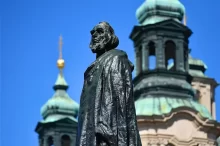 Mistr Jan Hus pomník