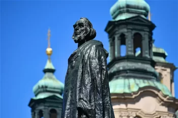 Mistr Jan Hus pomník
