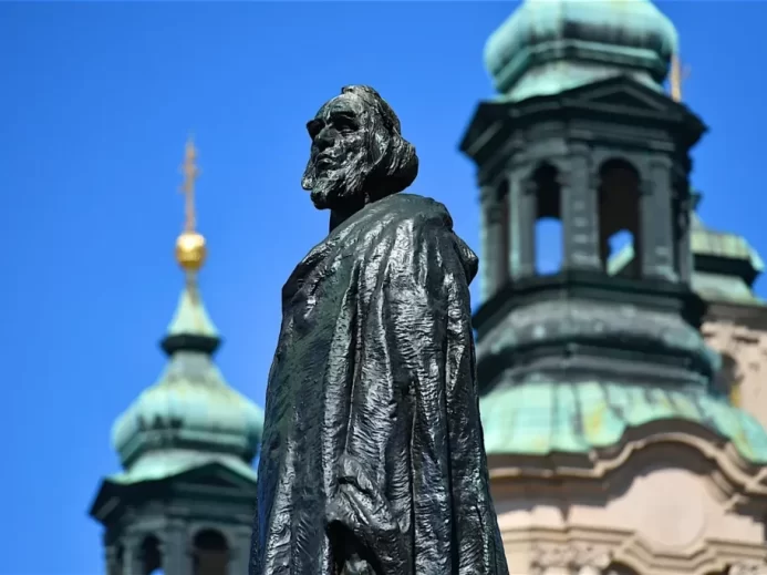 Mistr Jan Hus pomník