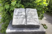 Náhrobek Jana Masaryka