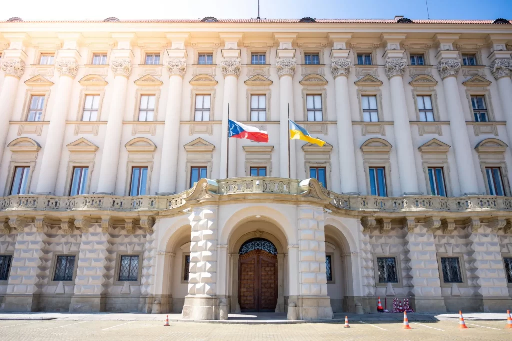 - Pravda24 Hlavní fasáda Černínského paláce v Praze