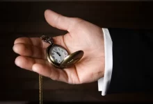 Kapesní hodiny muž ruka