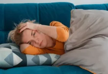 Žena na gauči