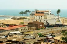 Cape Coast Castle, kdysi známý jako Carolusborg, na pobřeží Ghany