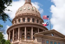 Exteriér budovy Texas State Capitol Building v Austinu, Texas, USA.