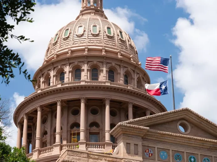 Exteriér budovy Texas State Capitol Building v Austinu, Texas, USA.