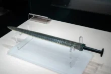 Meč Goujian dodnes udivuje svou technologií.