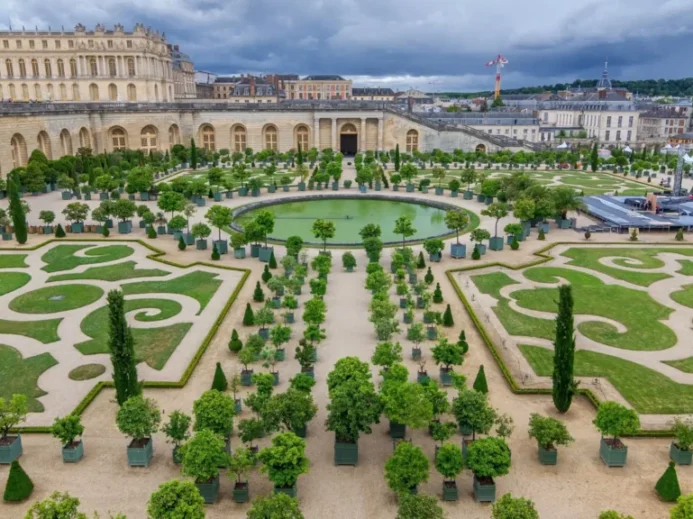 Versailles bylo a je symbolem pařížského luxusu.