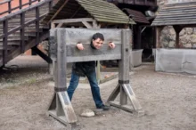Středověké mučení si dnes sotva dovedeme představit.